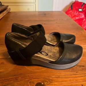 OTBT Wedges women’s size 7.5